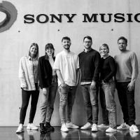 Nilsen und die Mitarbeiter:innen vom Label Europa, der Family & Home Entertainment Division von Sony
